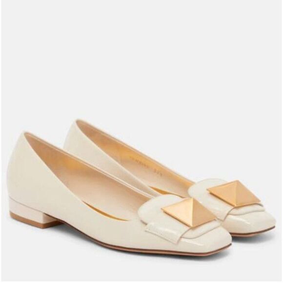 VALENTINO GARAVANI Cream Patent Leather One Gold Stud Ballet Flats Size … - Picture 1 of 15